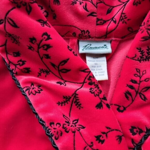 Vintage 90's Velvet Red House coat Size Small - Picture 15 of 16